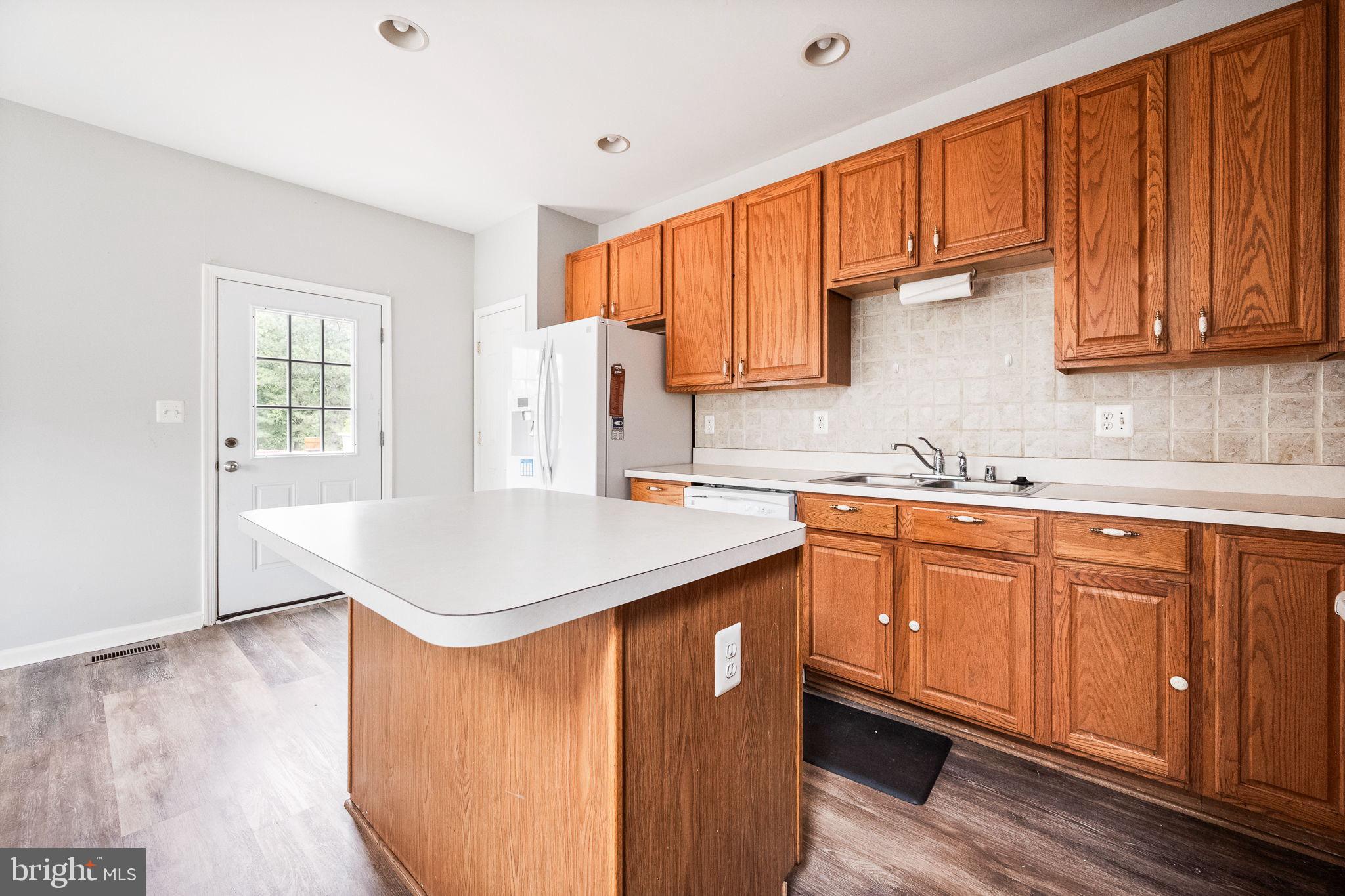 ASHBURN VILLAGE - Residential Lease