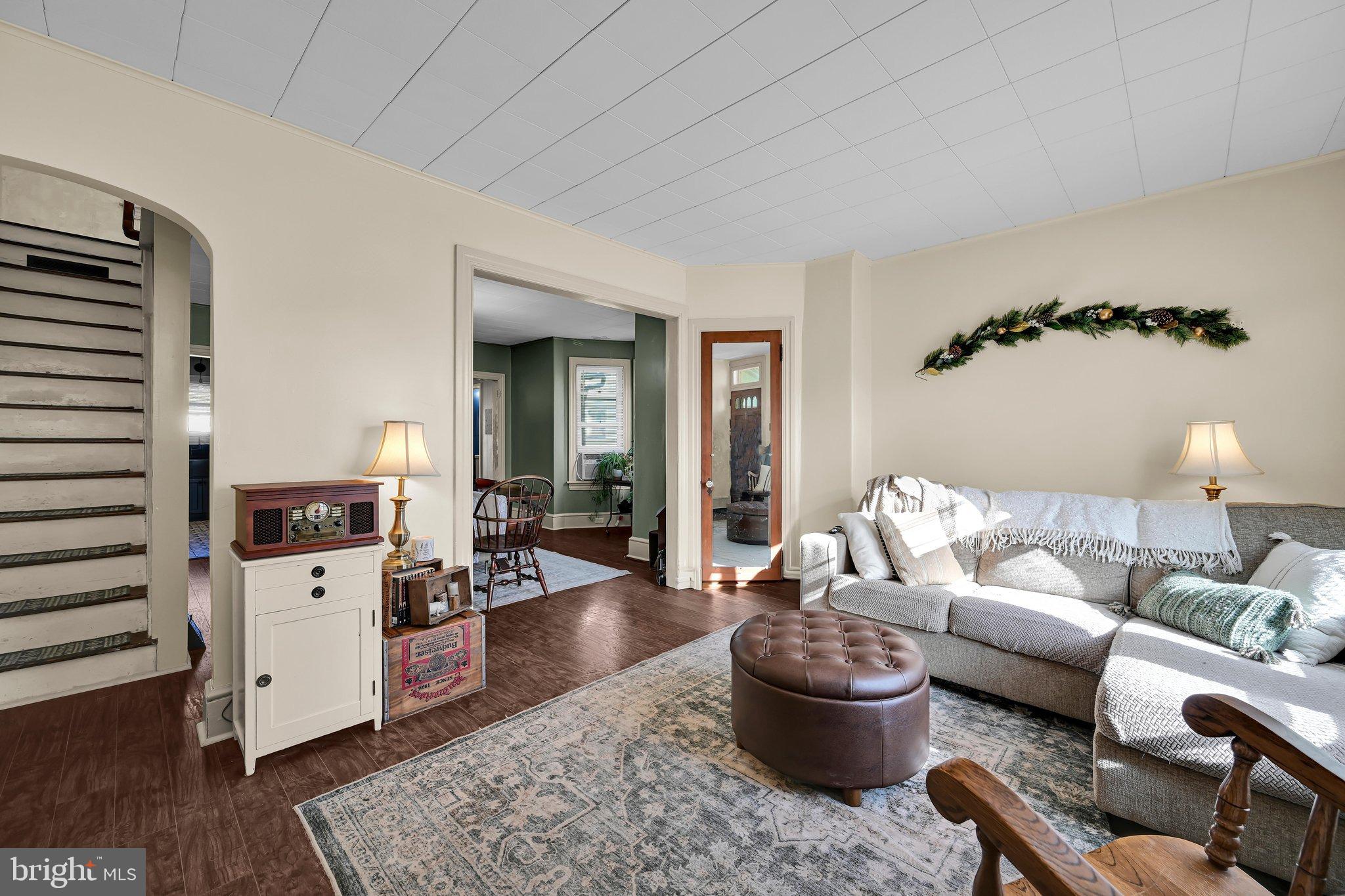 39 E 4TH STREET
