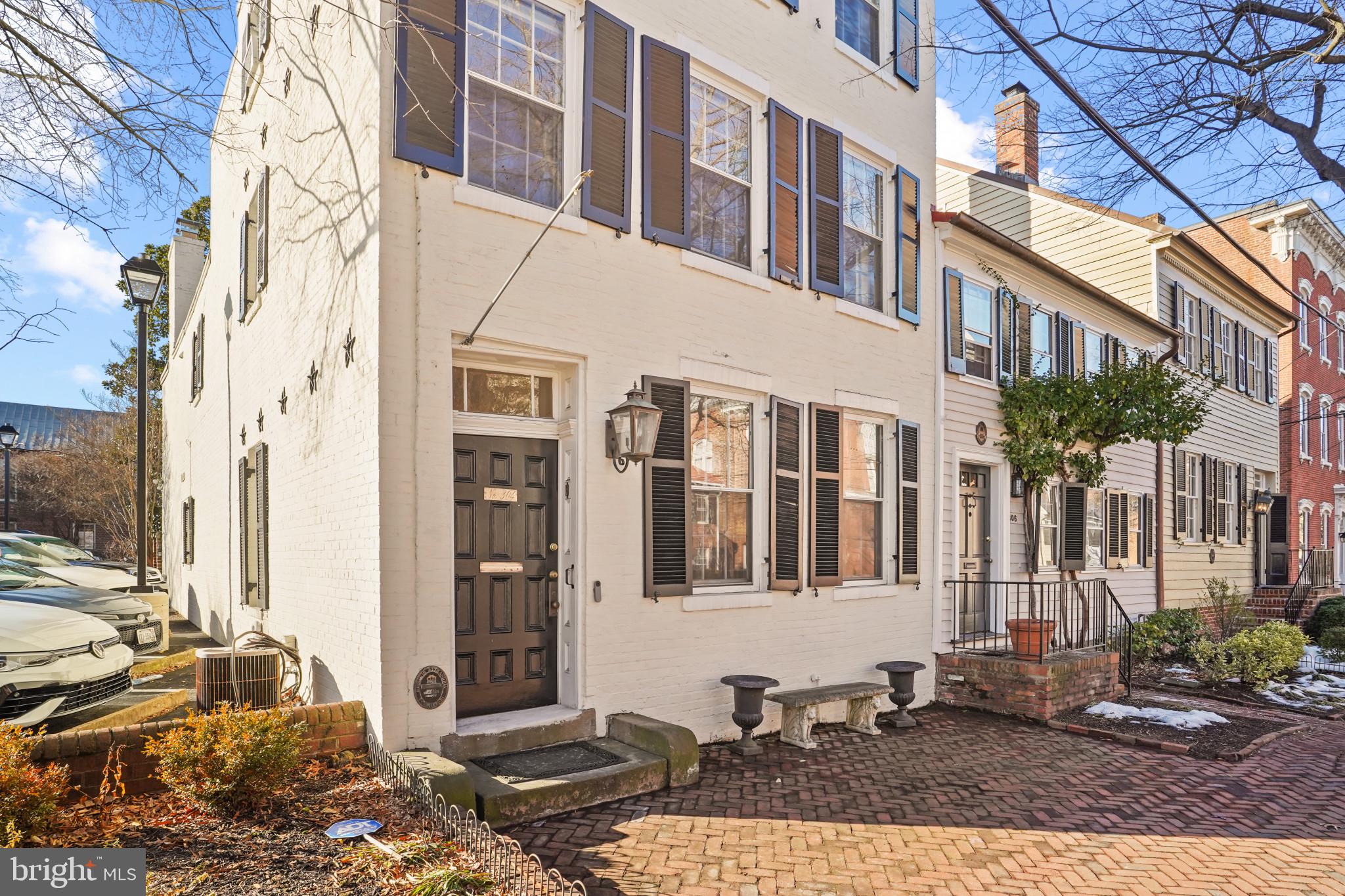 OLD TOWN ALEXANDRIA - Residential