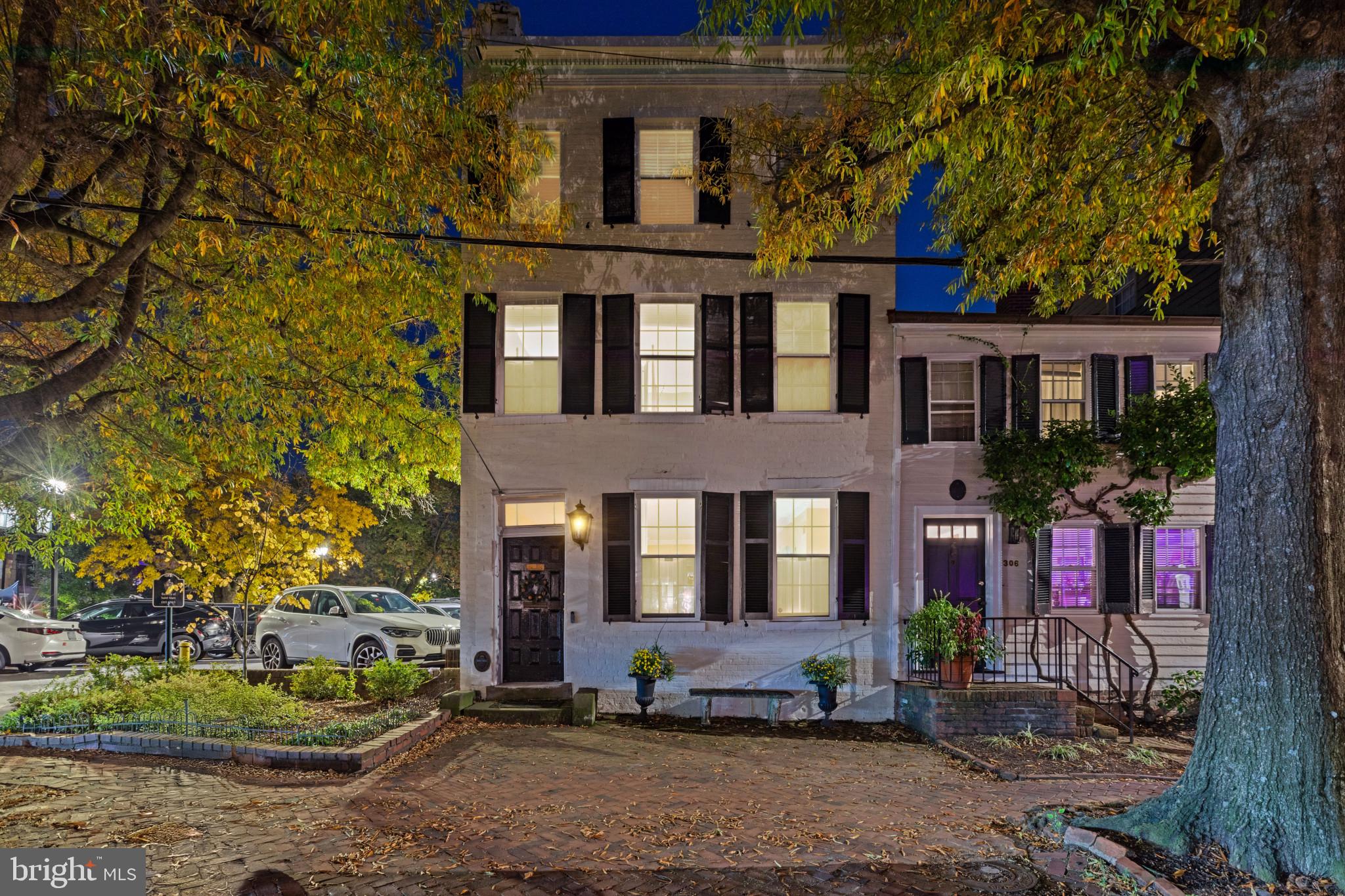 OLD TOWN ALEXANDRIA - Residential