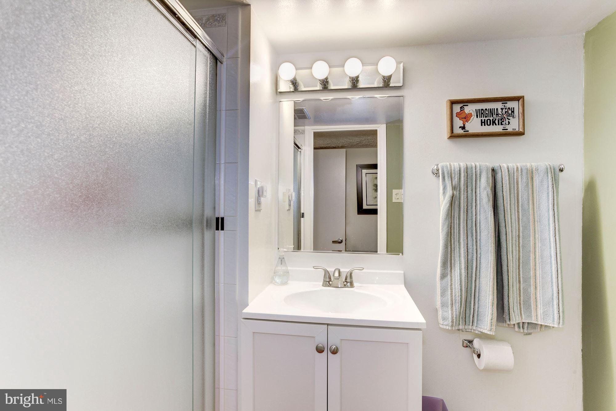 DANBURY FOREST - Residential Lease