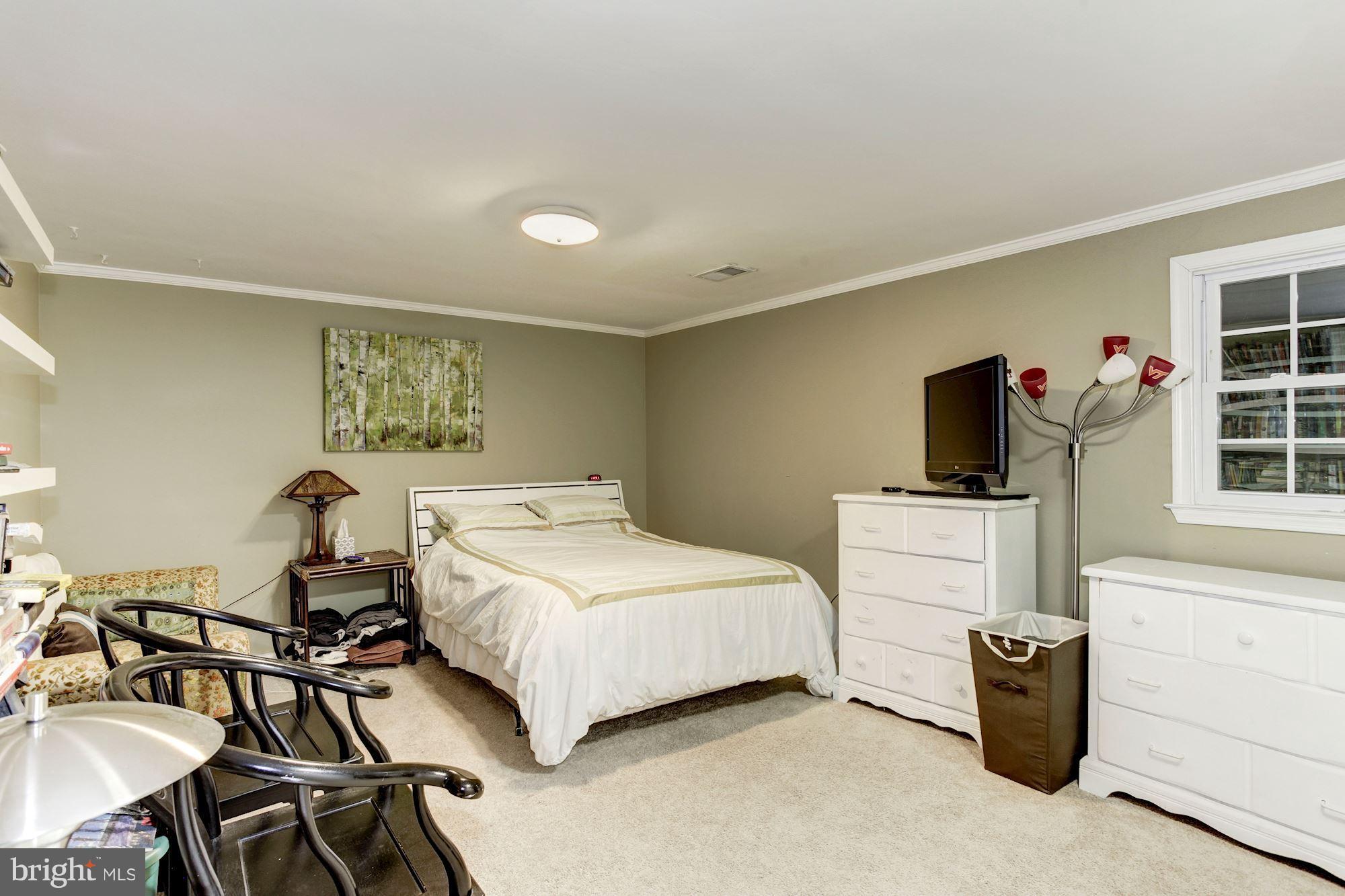 DANBURY FOREST - Residential Lease