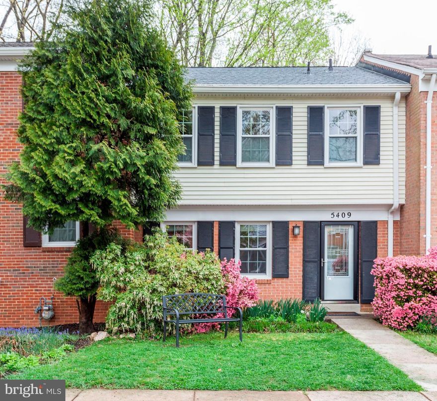 Beautiful updated 4BR/3.5BA Townhouse in Danbury Forest right along Accontink Trail. Renovated Eat-In Kitchen. Master BA newly renovated. Comes w/Community amenities that include pool and Tot Lots. Easy access to I495. Neatly kept back exterior that backs into trees. Located within the Lake Braddock school boundary. A must see home!