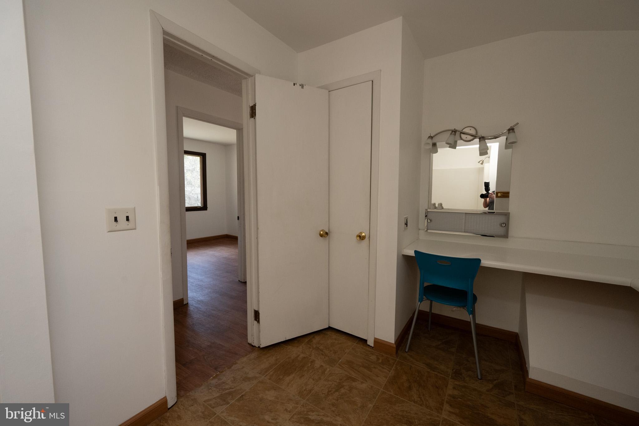 MITCHELL MANOR - Residential