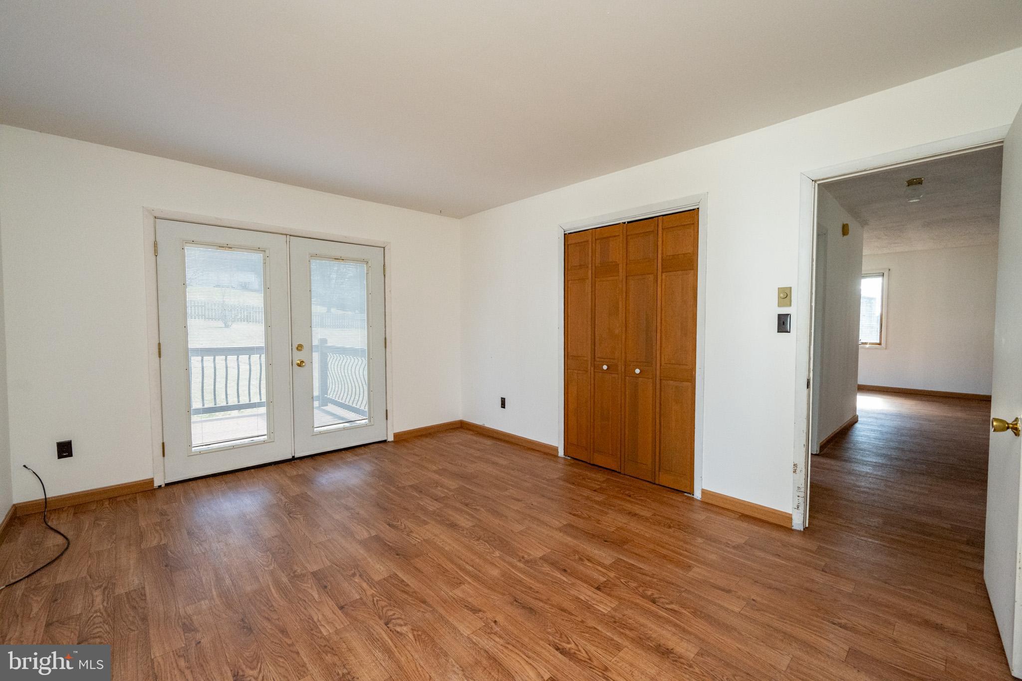 MITCHELL MANOR - Residential