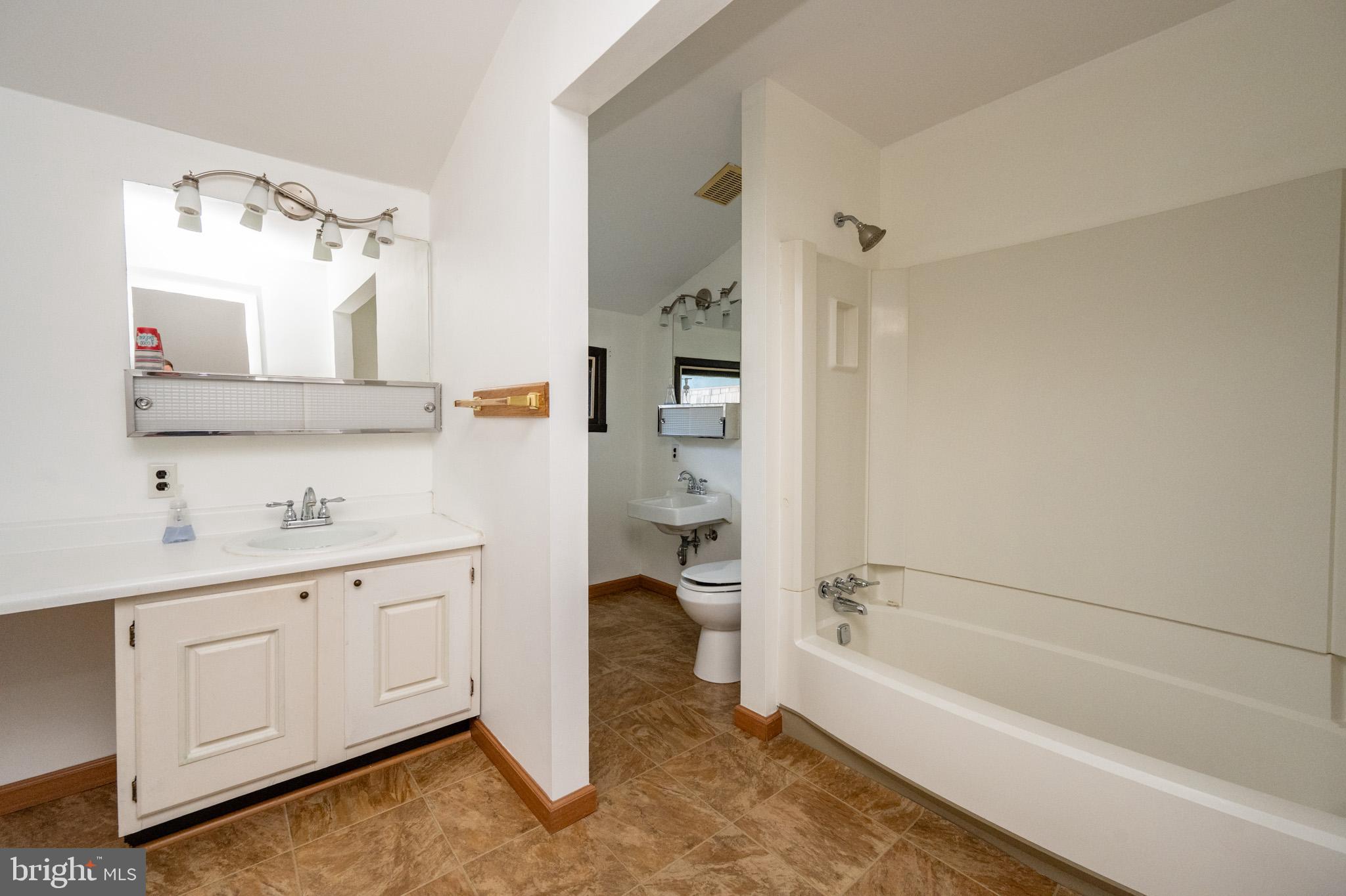 MITCHELL MANOR - Residential