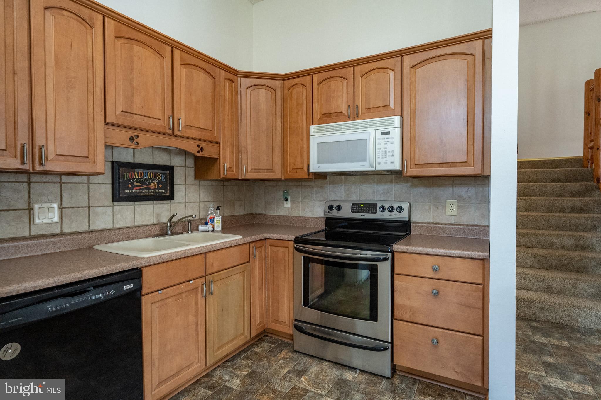 MITCHELL MANOR - Residential