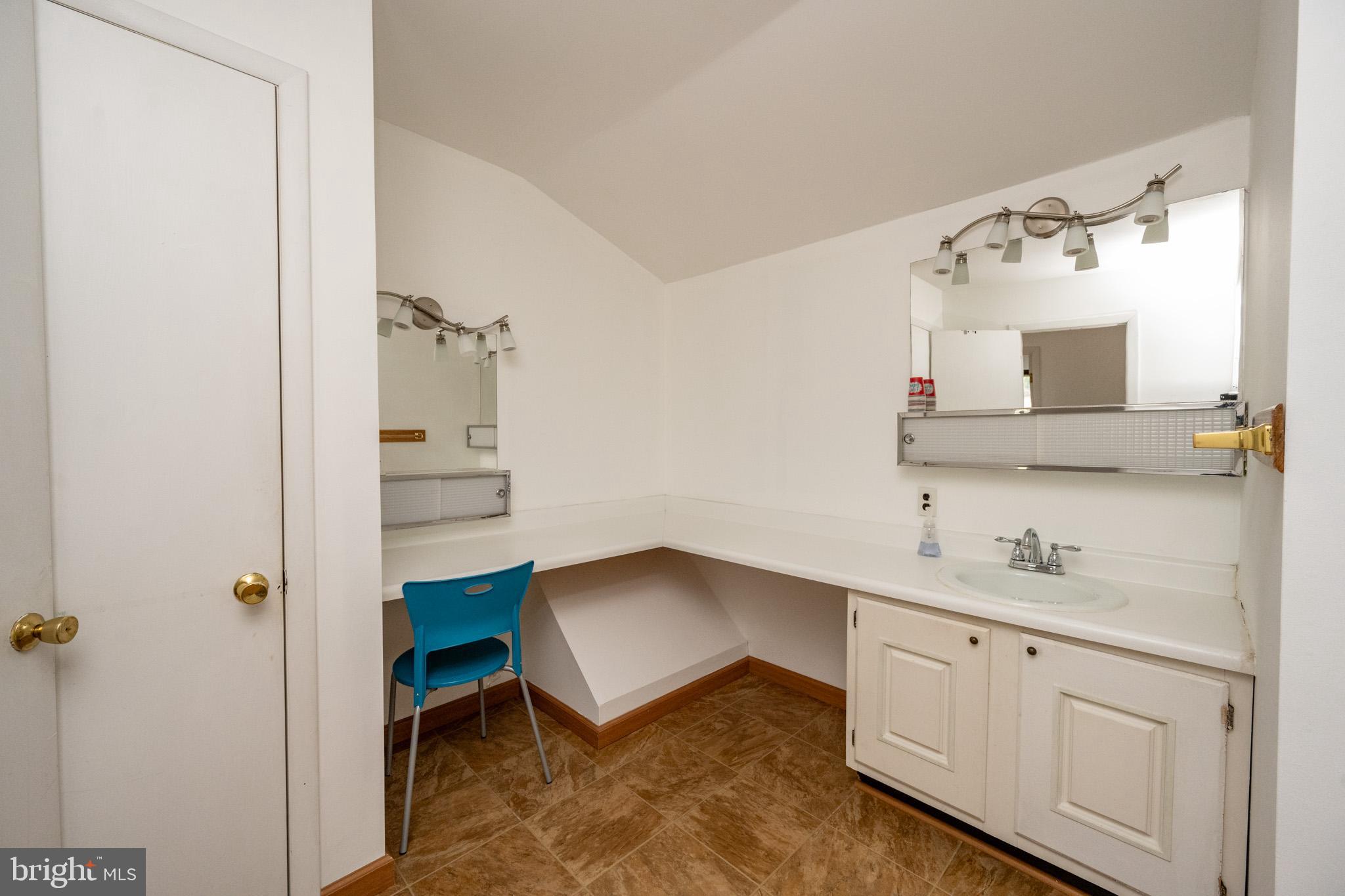 MITCHELL MANOR - Residential