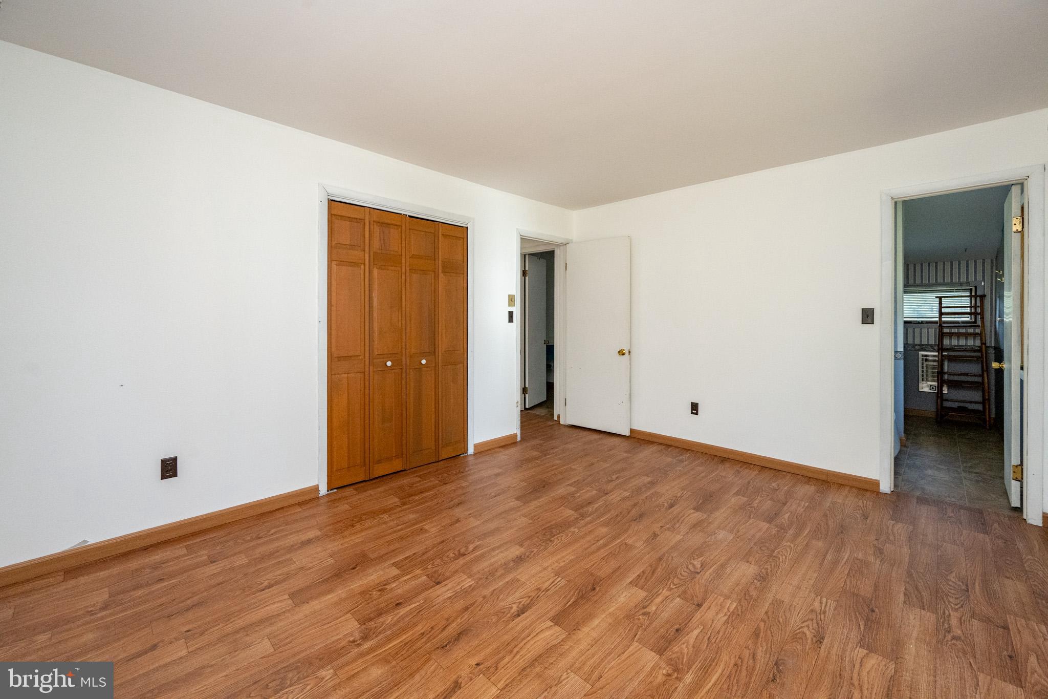 MITCHELL MANOR - Residential