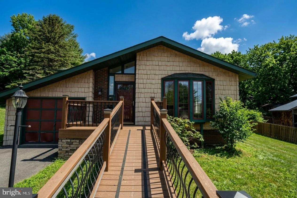 MITCHELL MANOR - Residential