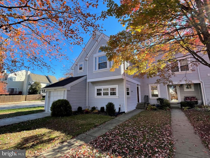 IMMACULATE END OF UNIT TOWNHOME WITH MANY UPDATES HAS THREE FINISHED LEVELS, 1-CAR GARAGE WITH LARGE DRIVEWAY, FENCED IN BACK YARD.  ALL 3.5 BATHS ARE REMODELED. KITCHEN HAS NEW GRANITE COUNTER TOPS, UPDATED CABINETS, STAINLESS STEEL DISHWASHER, NEW REFRIGERATOR AND MICROWAVE, PANTRY, AND ACCESS TO GARAGE. MAIN LEVEL IS OPEN FLOOR CONCEPT WITH  GLEAMING HARDWOOD FLOORS, WOOD BURNING FP & SLIDING DOOR ACCESS TO FENCED IN BACK YARD AND PATIO. FINISHED LOWER LEVEL HAS A LARGE REC ROOM/ADDITIONAL BEDROOM, FULL BATH, LAUNDRY, AND LARGE UTILITY/STORAGE AREA. RADON MITIGATION SYSTEM IS IN PLACE. TUCKED AWAY FROM THE MAIN ROAD, ENJOY LIVING ON A CUL-DE-SAC WITH EASY ACCESS TO GREAT SCHOOLS, SHOPPING, RESTAURANTS, AND MAJOR COMMUTING ROUTES. ONE YEAR HOME WARRANTY INCLUDED.