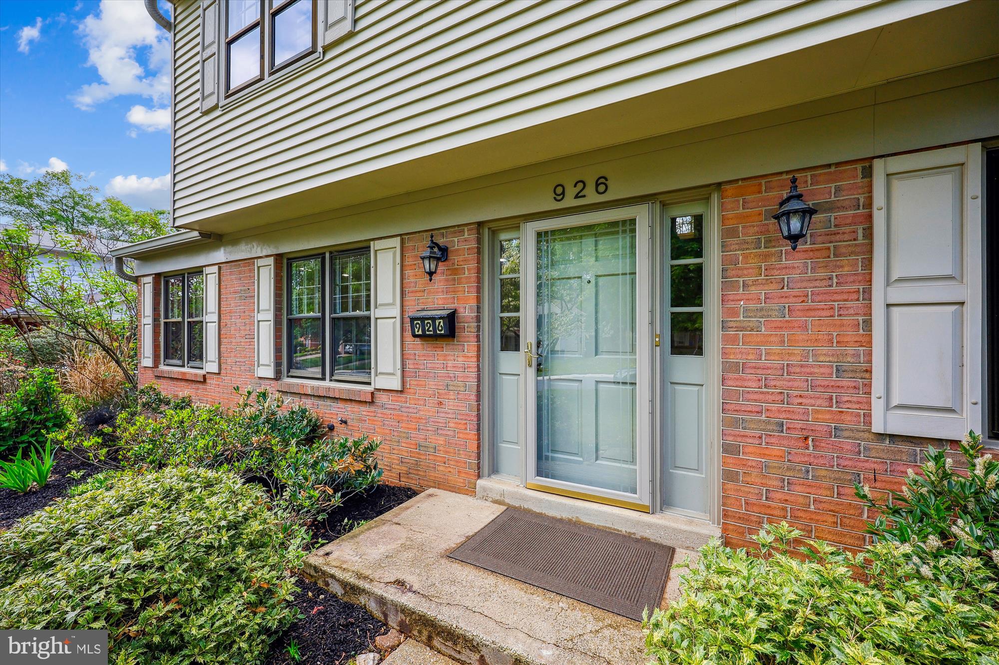 926 CLINTWOOD DRIVE