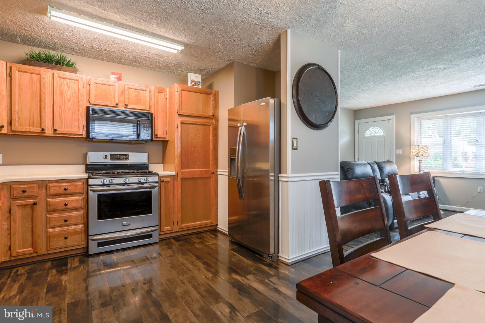 COUNTRY CLUB ESTATES - Residential