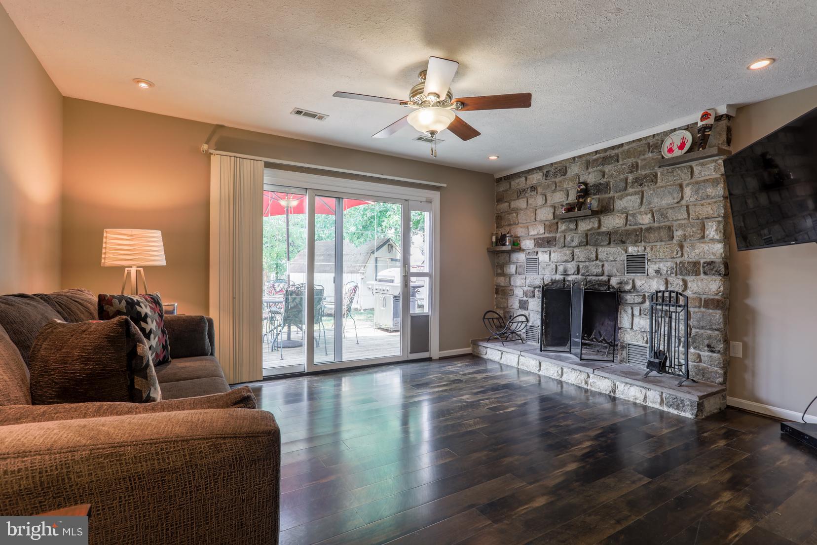 COUNTRY CLUB ESTATES - Residential