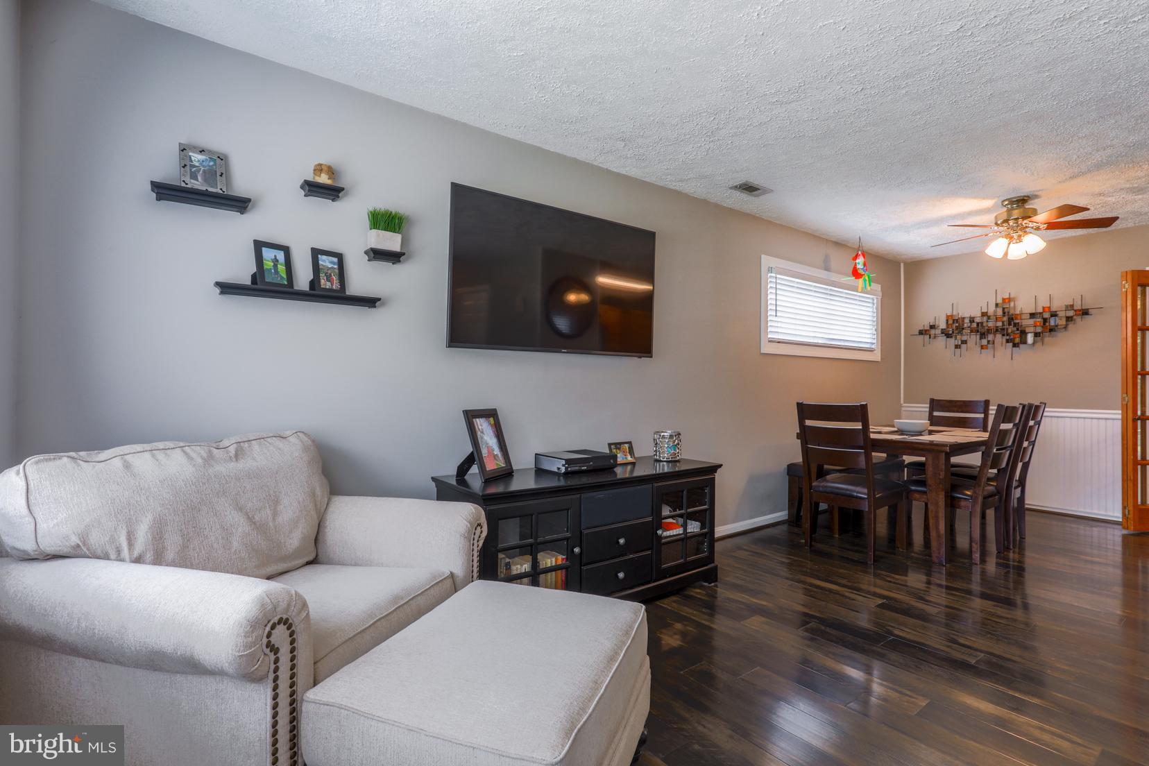 COUNTRY CLUB ESTATES - Residential