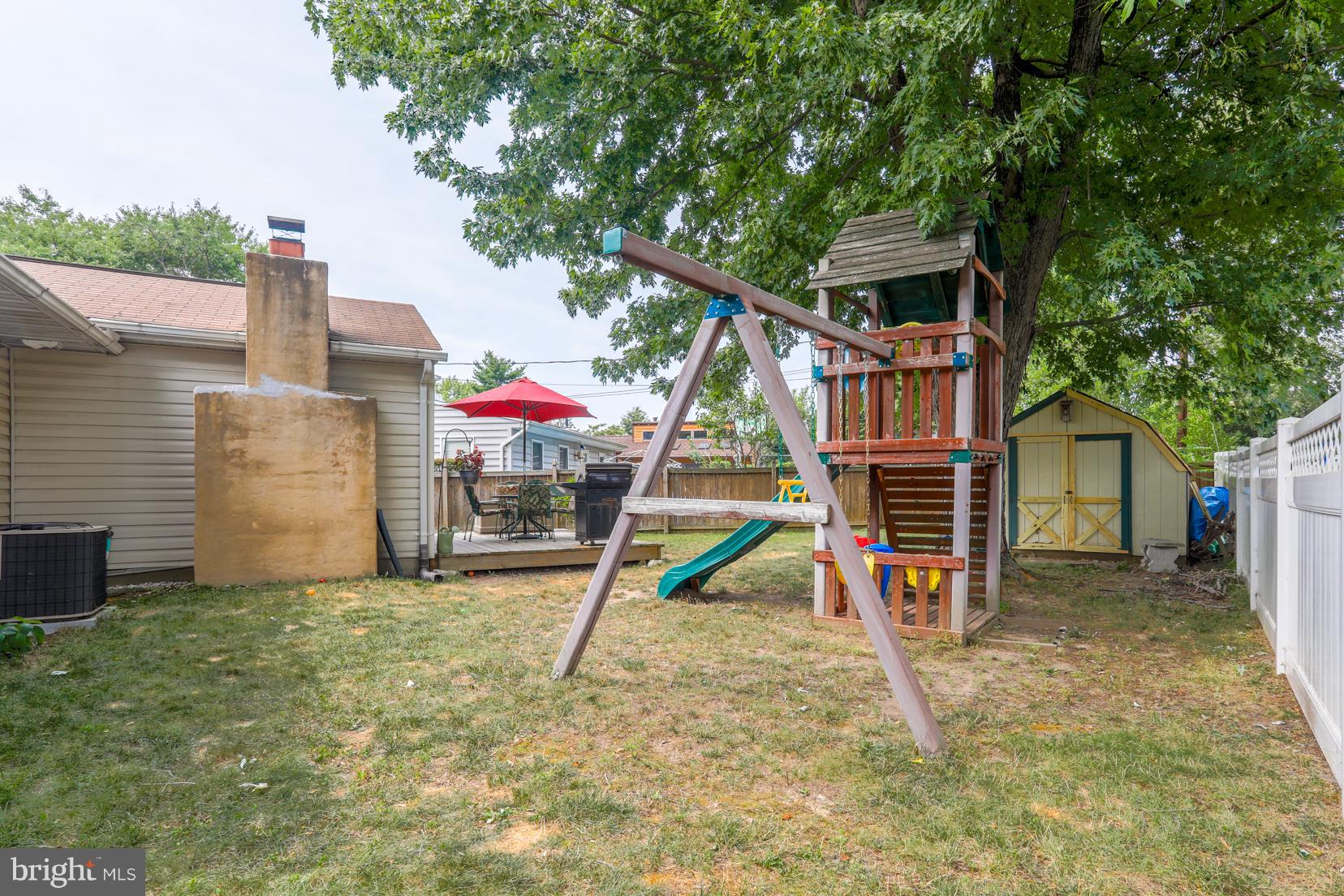 COUNTRY CLUB ESTATES - Residential