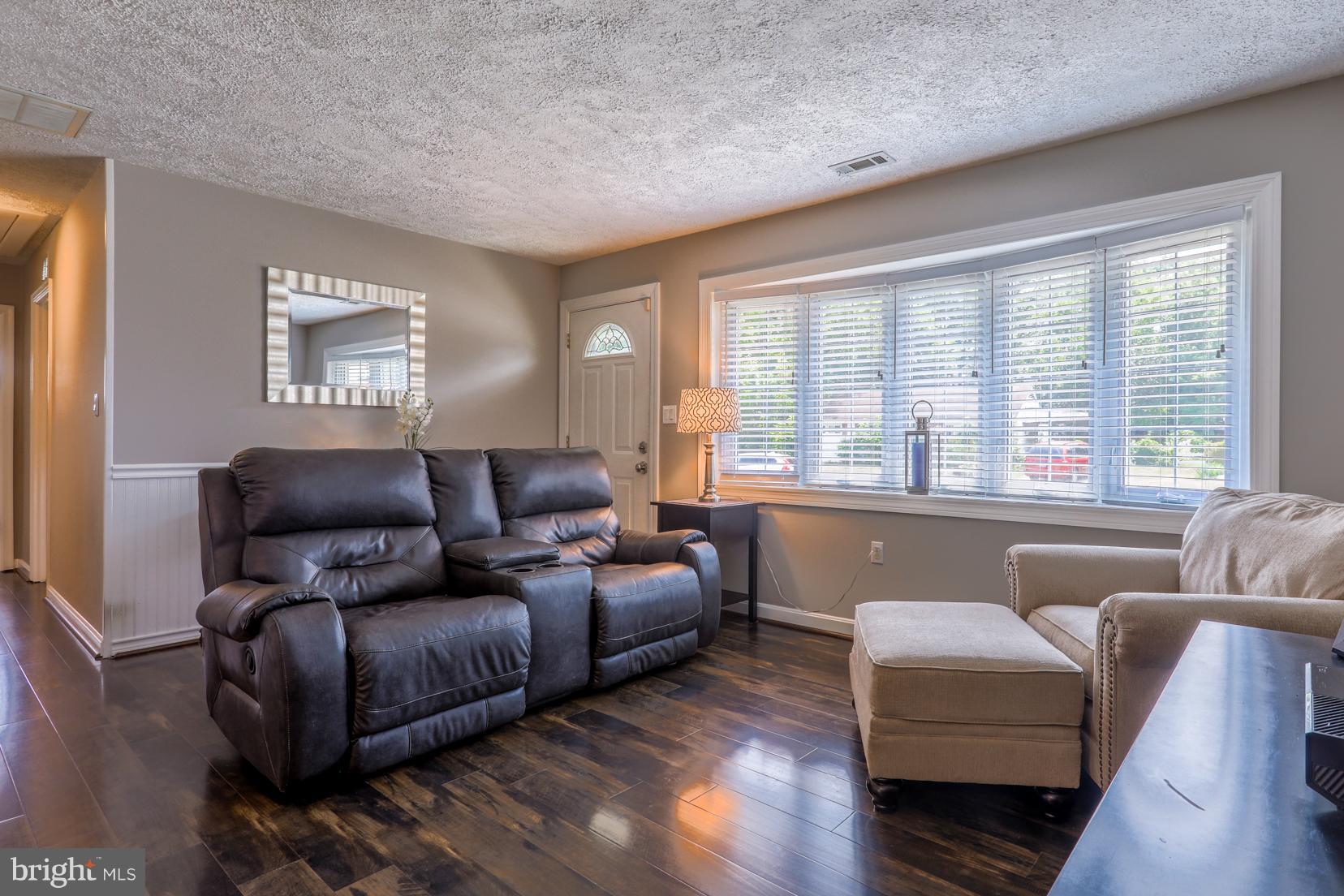 COUNTRY CLUB ESTATES - Residential