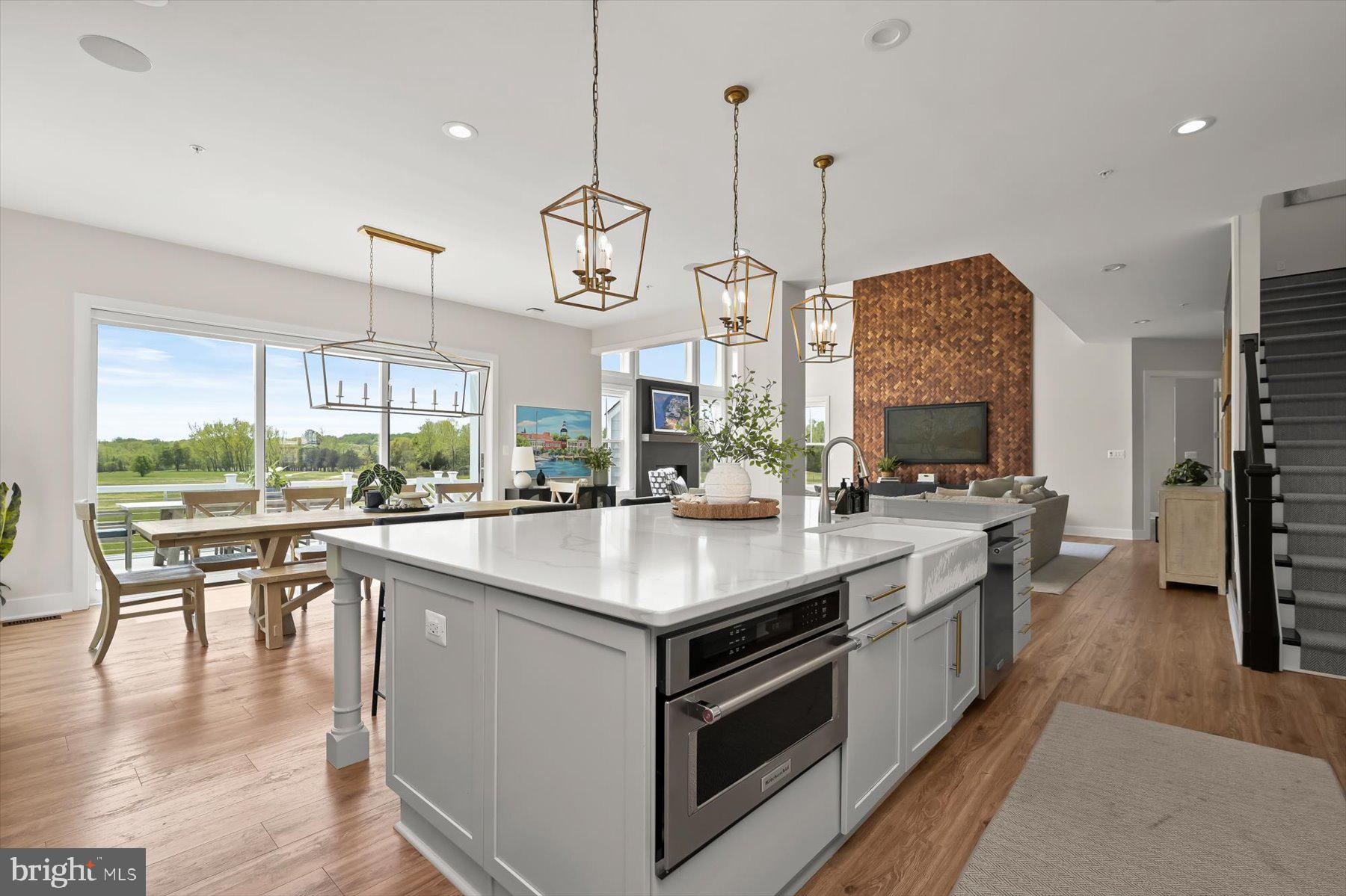 SOUTHERN HILLS - Residential