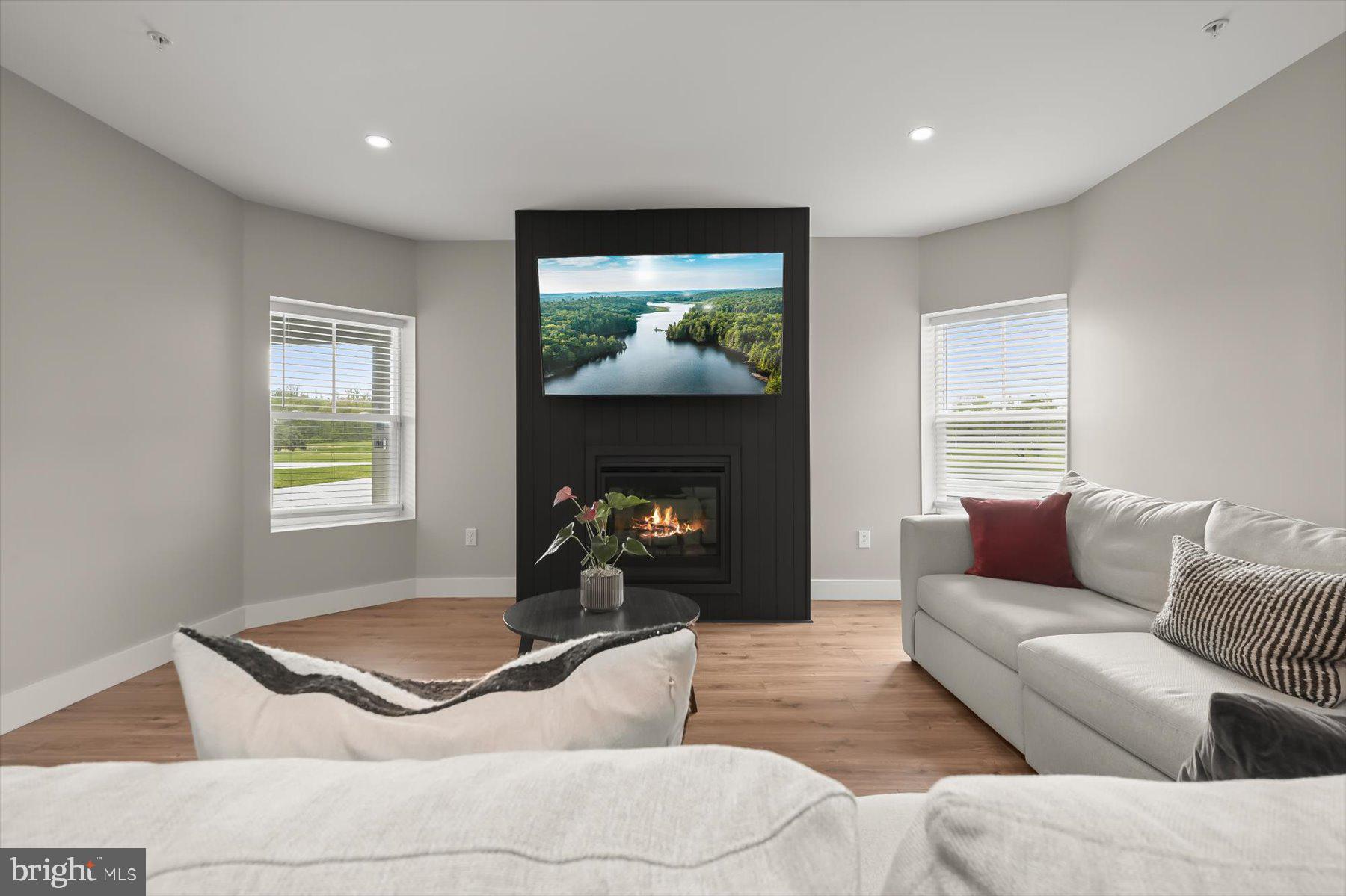 SOUTHERN HILLS - Residential