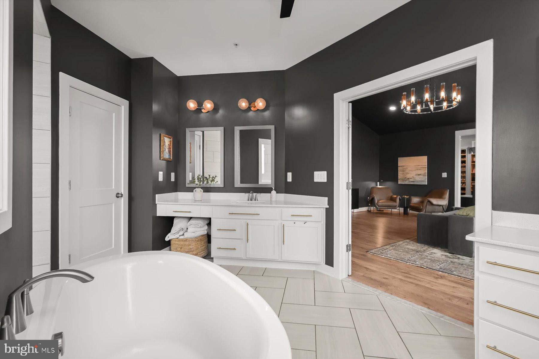 SOUTHERN HILLS - Residential