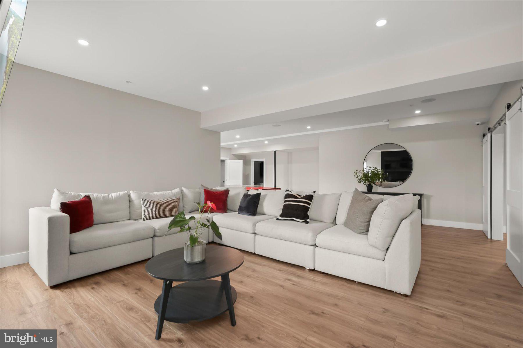 SOUTHERN HILLS - Residential