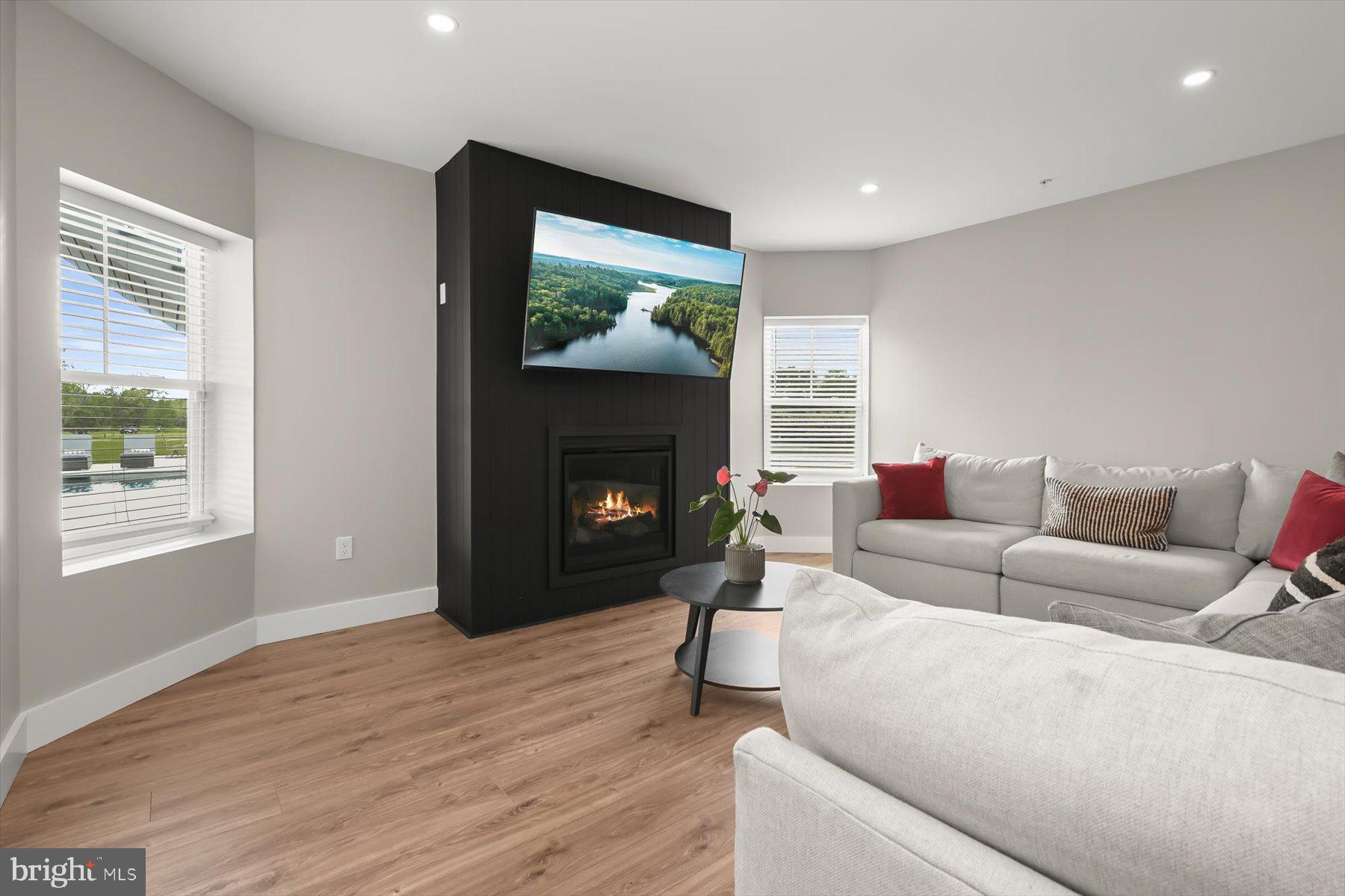 SOUTHERN HILLS - Residential