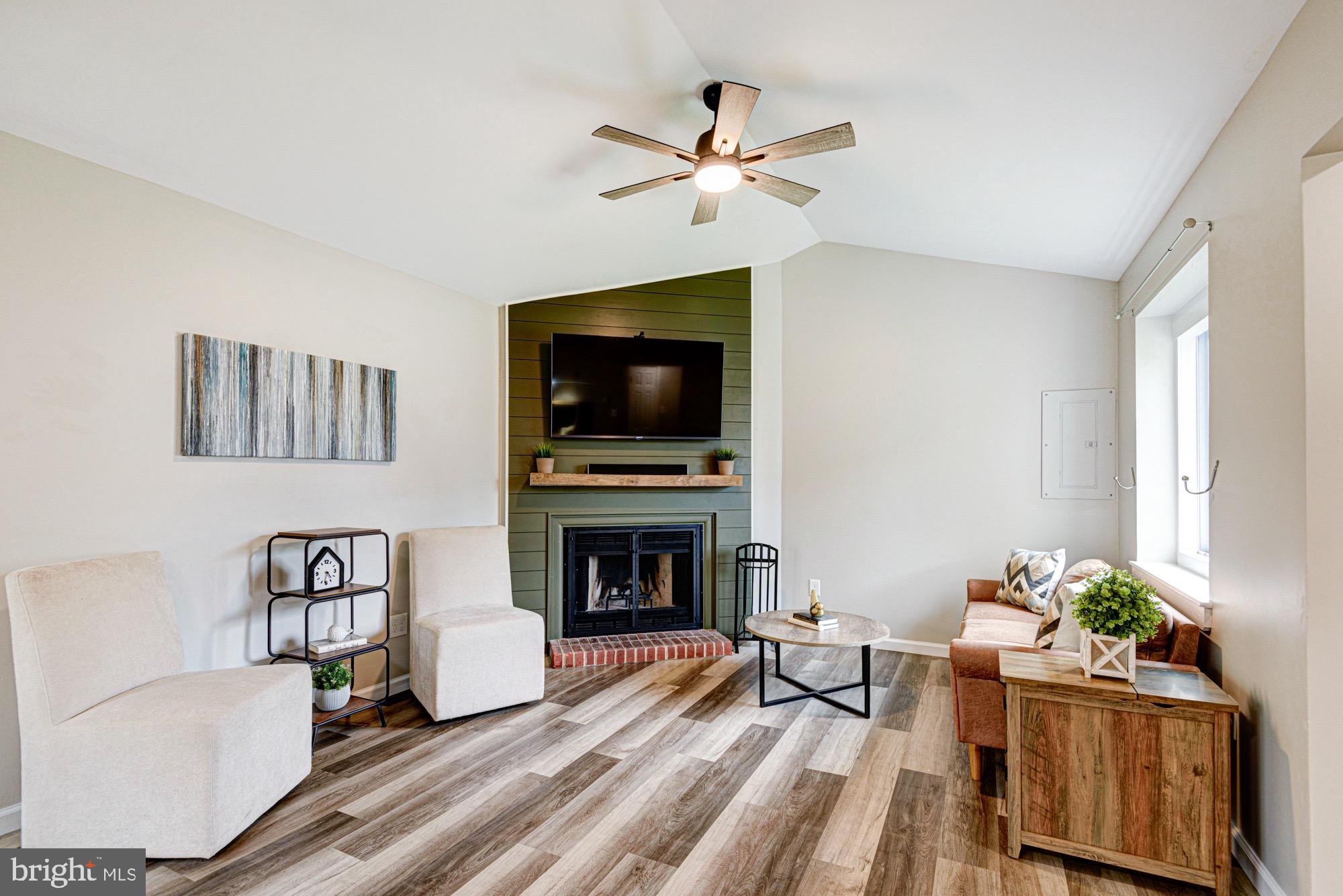 BELLTOWN WOODS - Residential