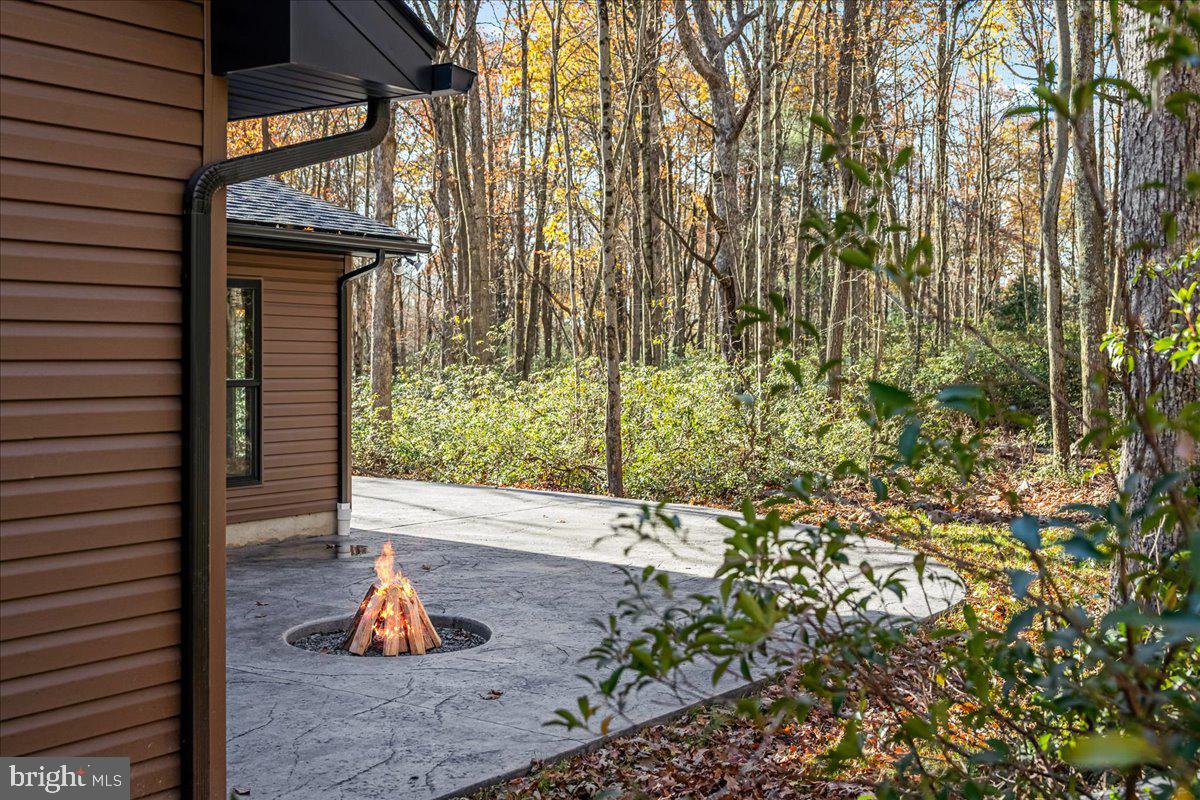 71 FOREST LAKE DRIVE