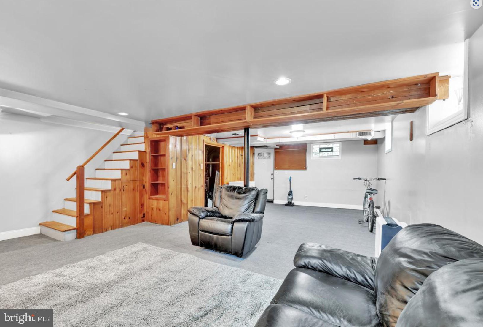 WEST HILLS - Residential