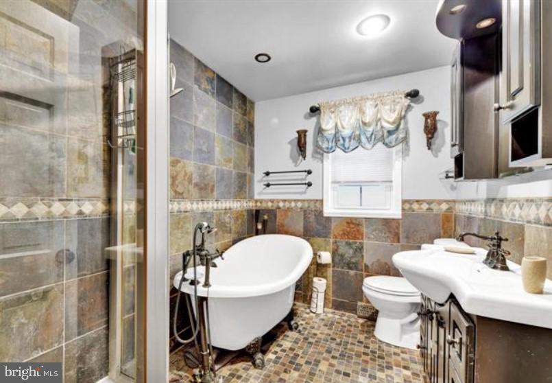 WEST HILLS - Residential