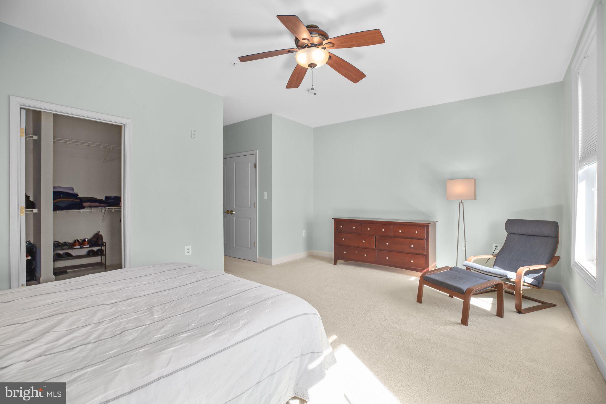 BELMONT TOWN CENTER - Residential