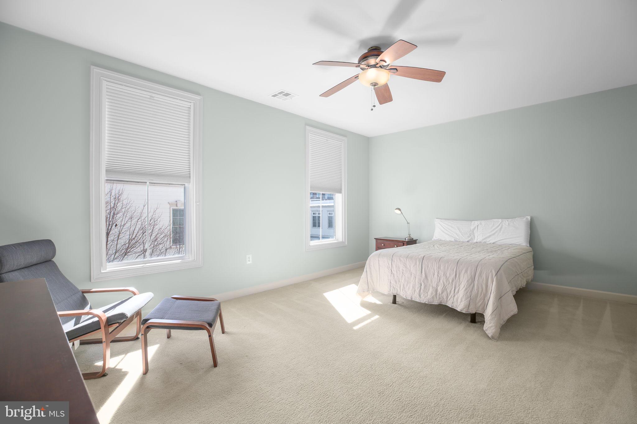 BELMONT TOWN CENTER - Residential