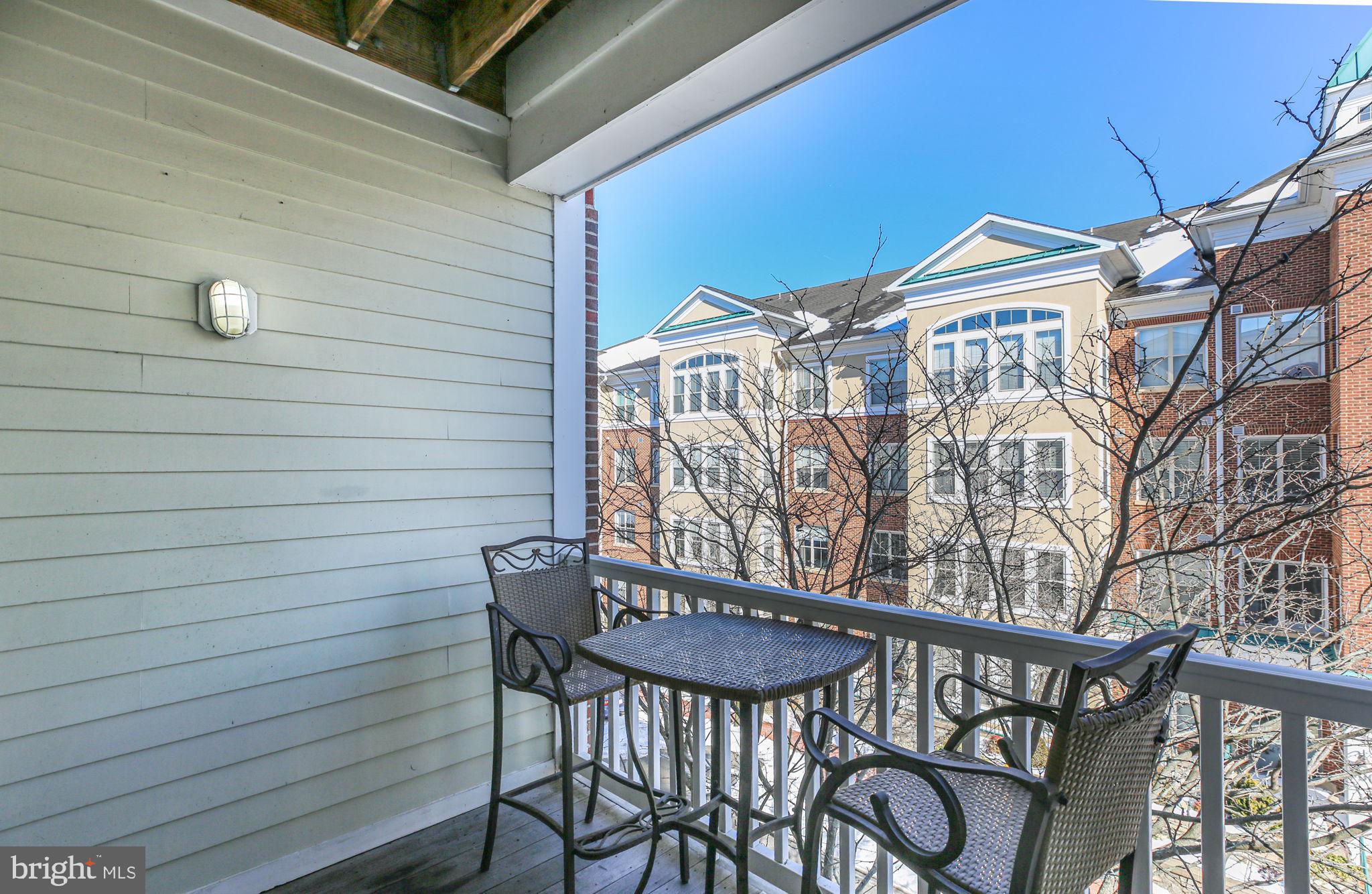 BELMONT TOWN CENTER - Residential