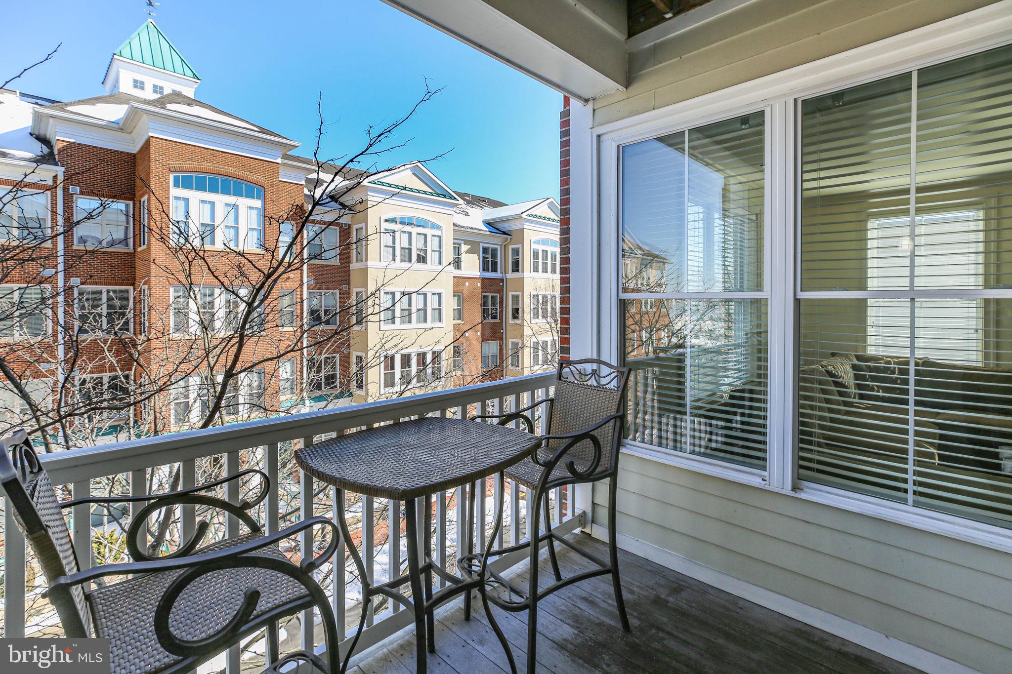 BELMONT TOWN CENTER - Residential