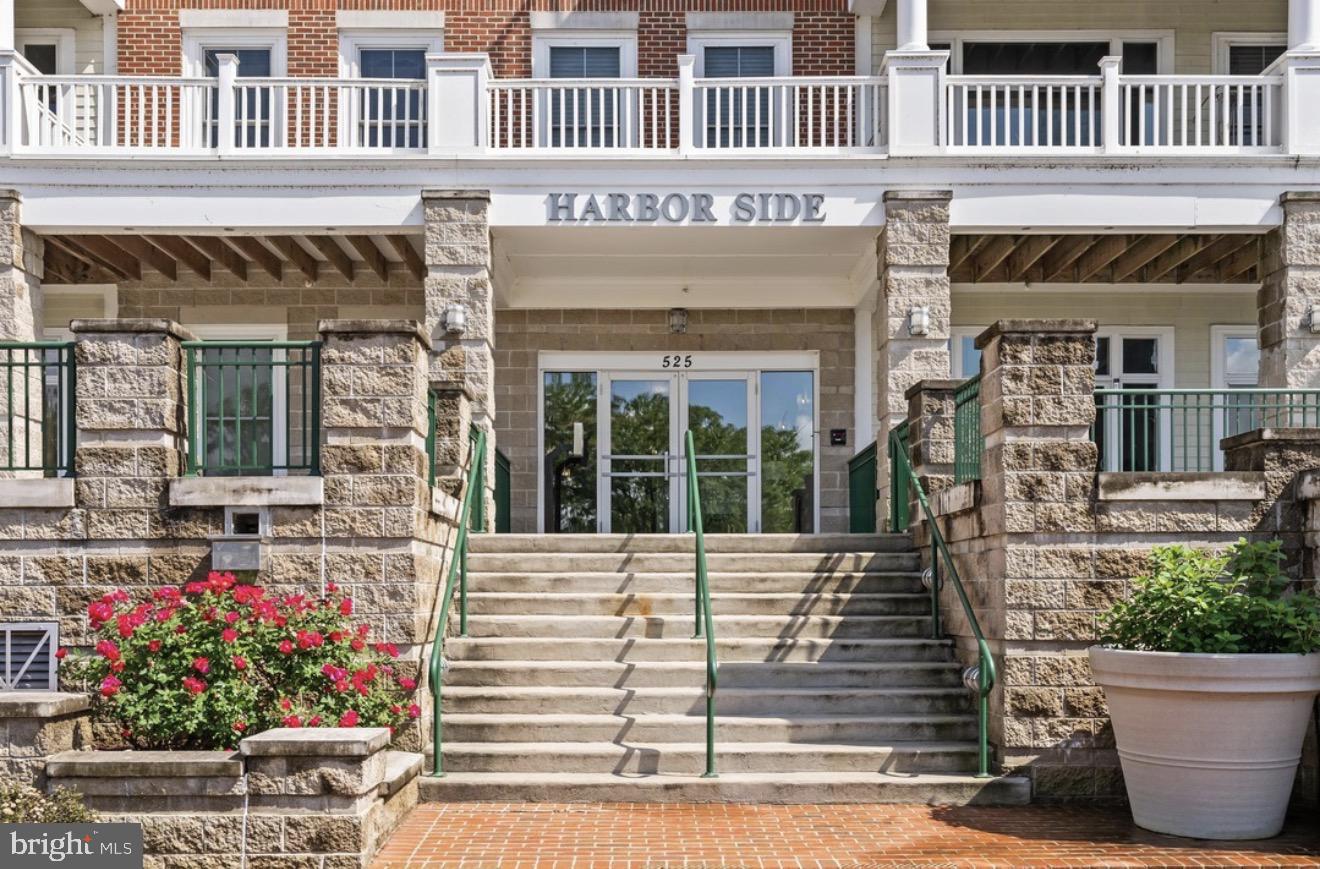 BELMONT TOWN CENTER - Residential