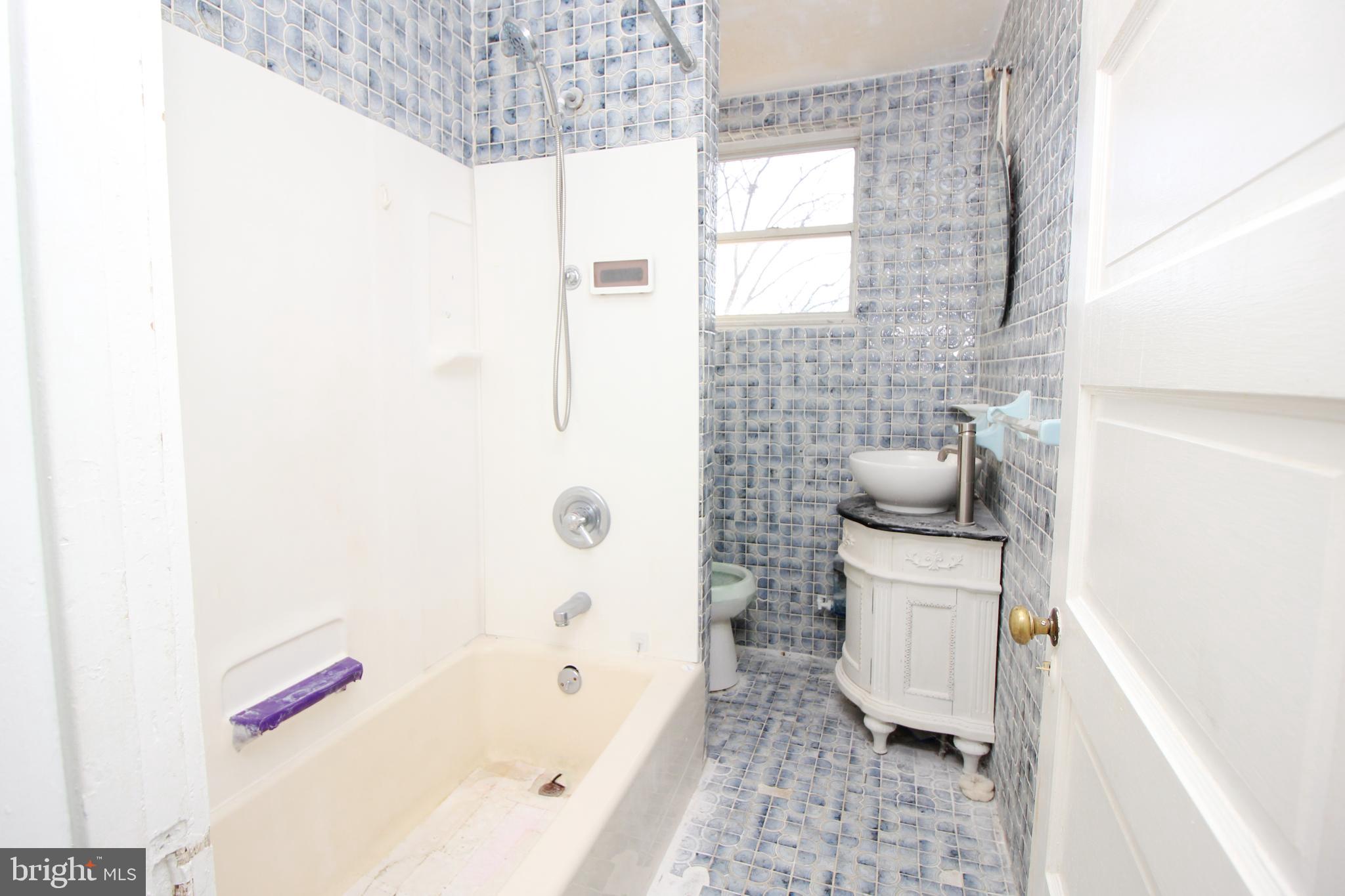 AMBLER HOUSE - Residential