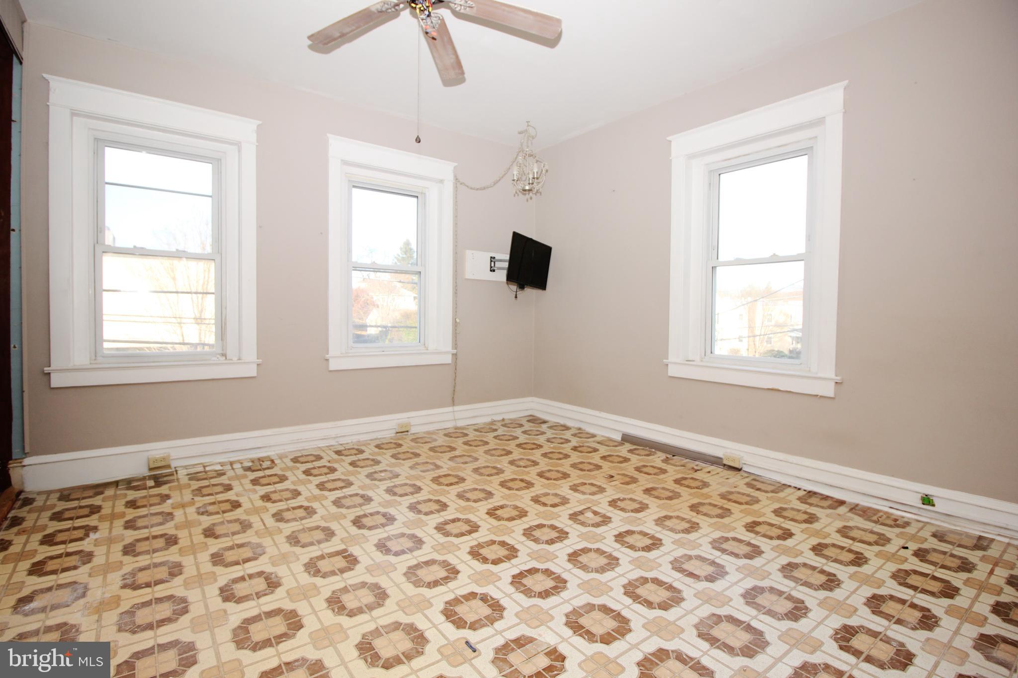 AMBLER HOUSE - Residential