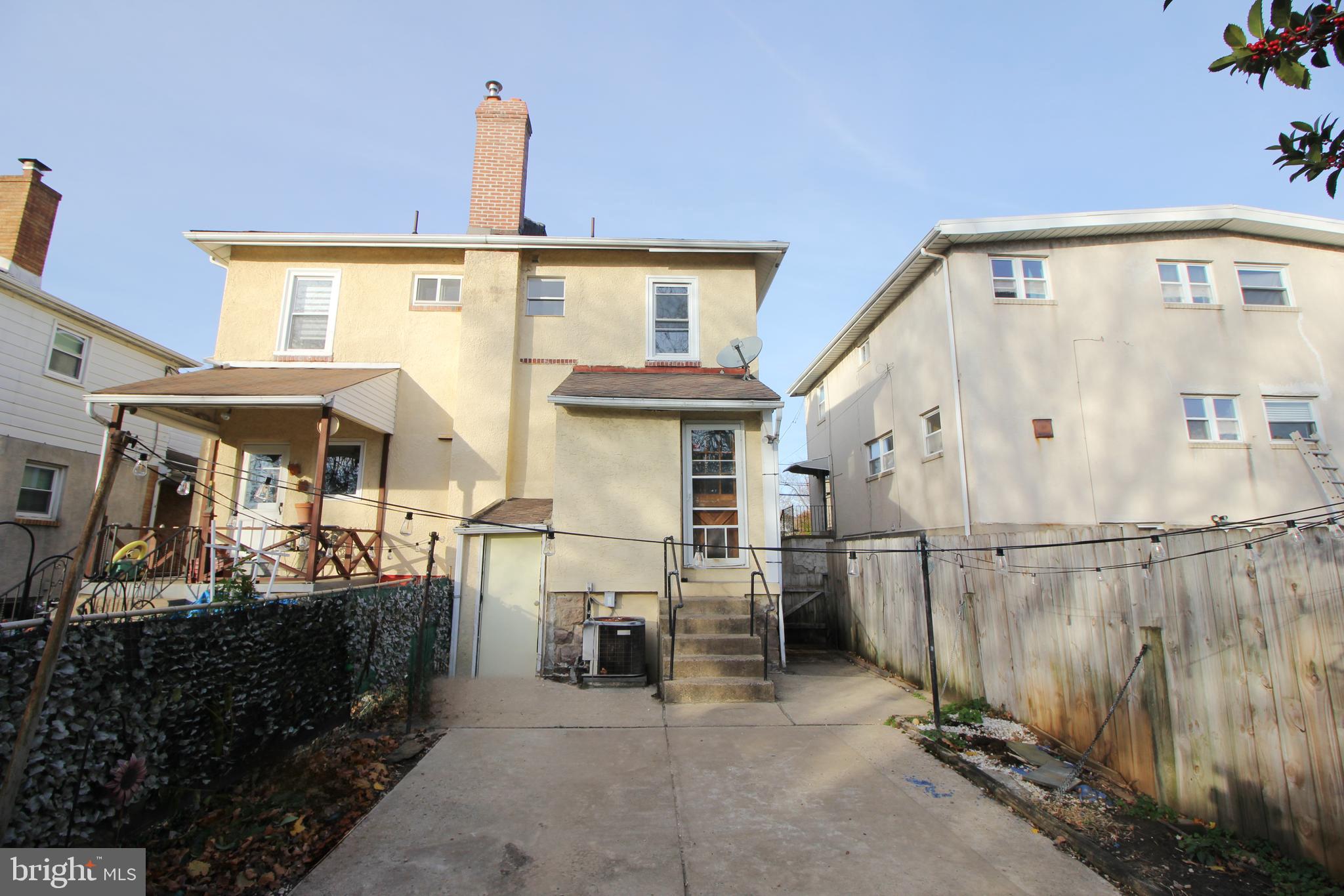 AMBLER HOUSE - Residential