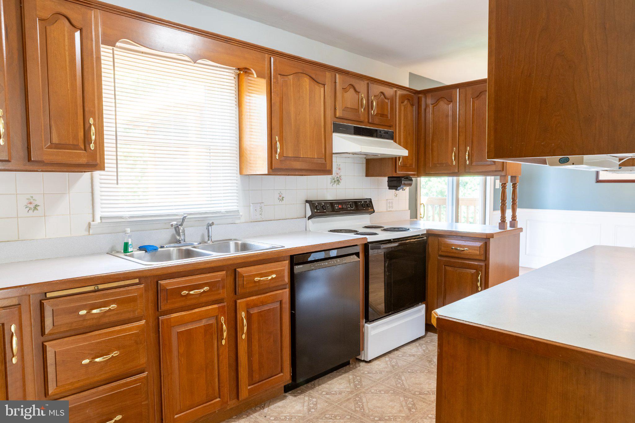 1390 POTTSVILLE PIKE