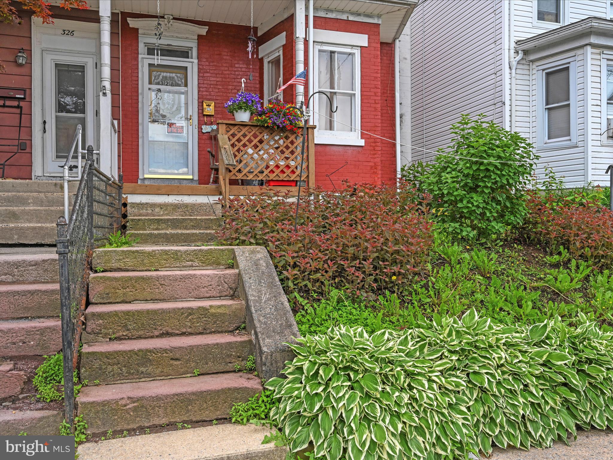 328 W 2ND STREET
