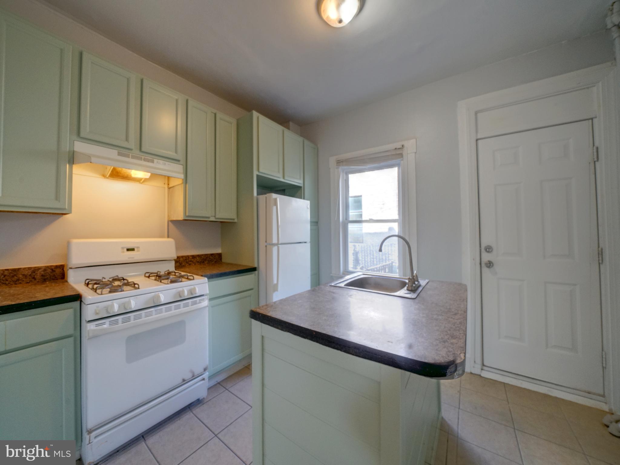 HIGHLANDTOWN - Residential Lease