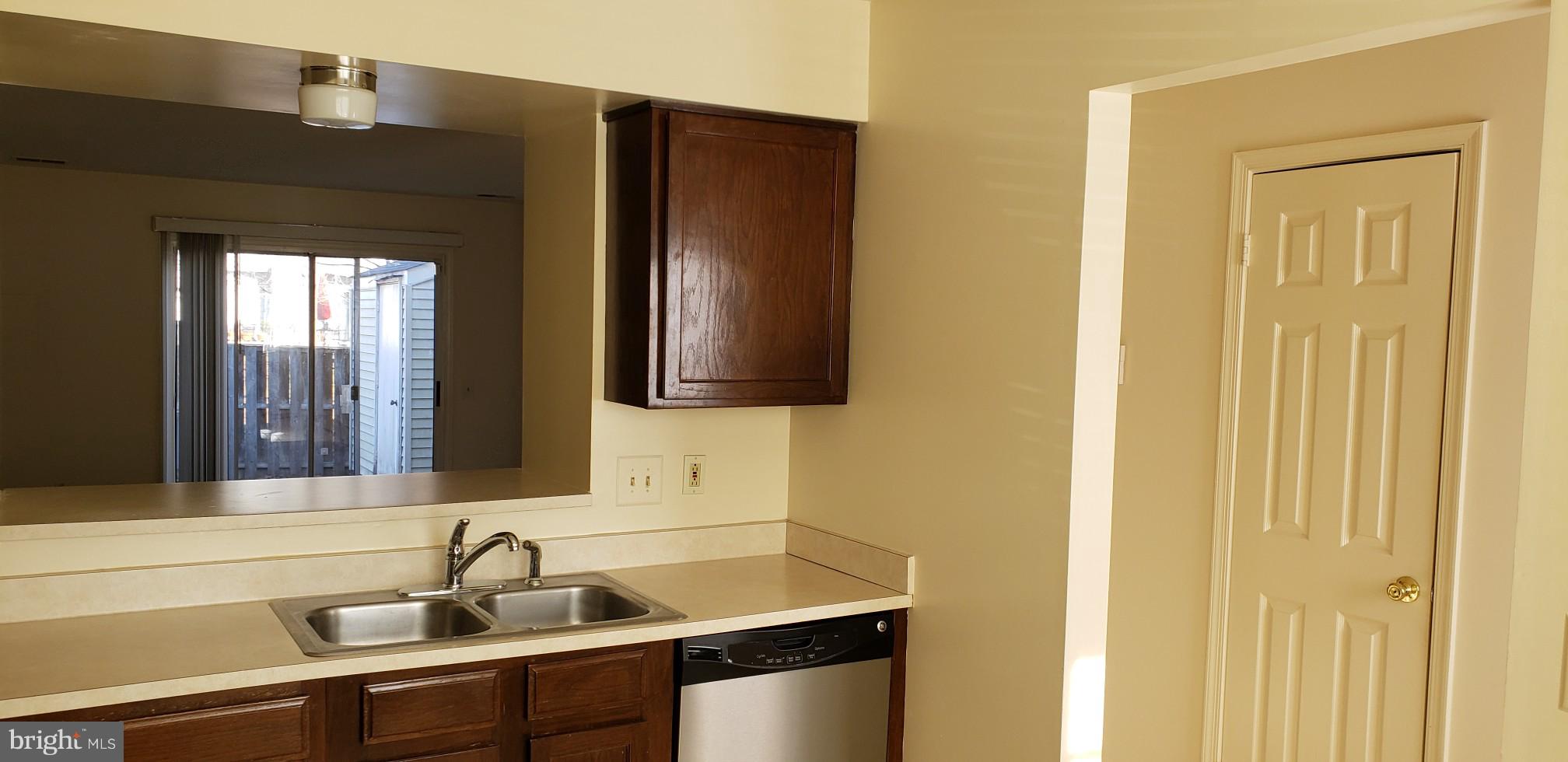 LONDON TOWN WEST - Residential Lease