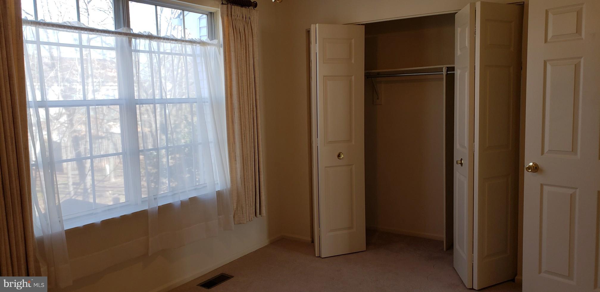 LONDON TOWN WEST - Residential Lease