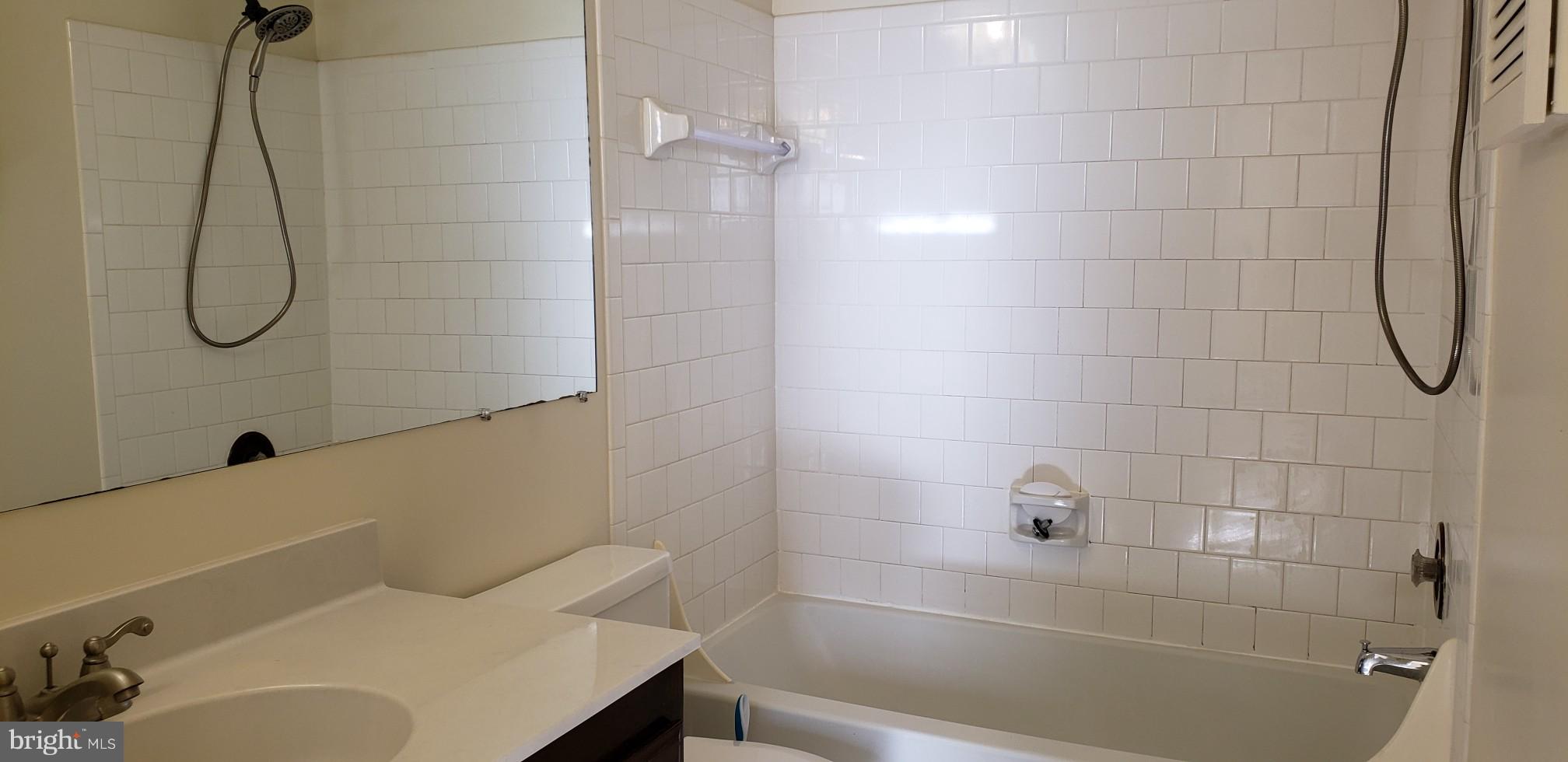 LONDON TOWN WEST - Residential Lease