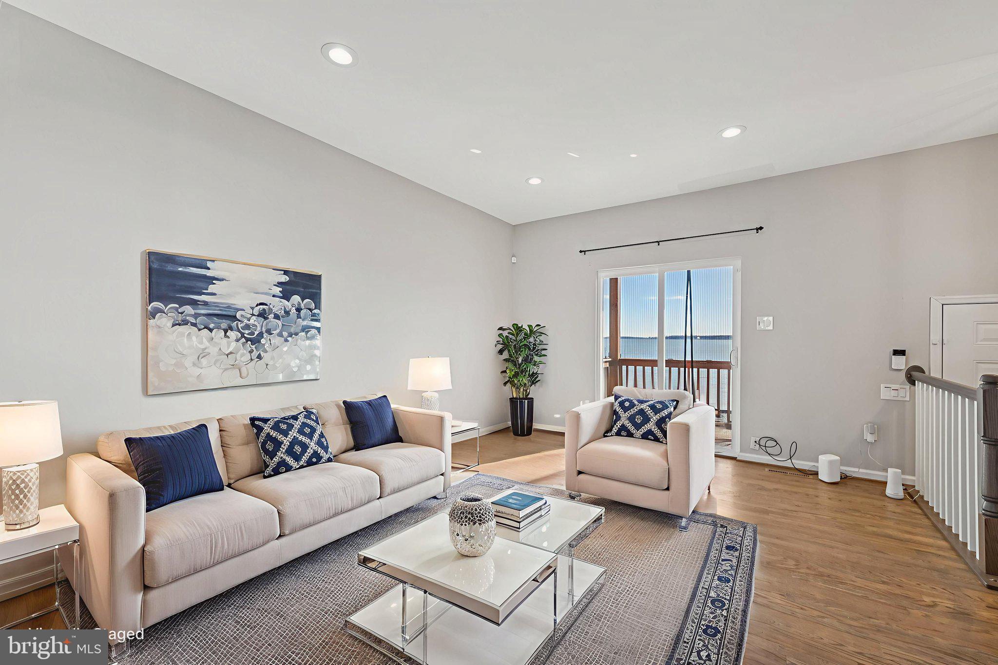 VILLA CAPRI - Residential