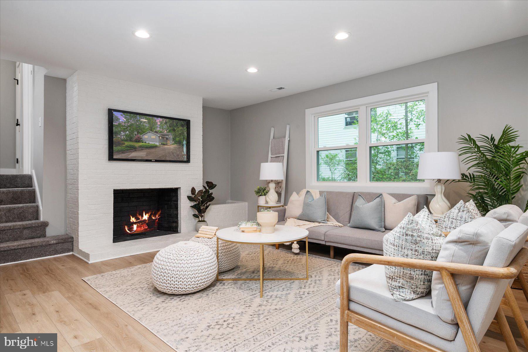 BEN OAKS ON SEVERN - Residential