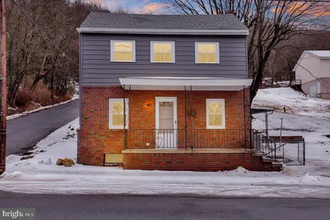 388 E Bacon Street, Pottsville, PA 17901 - MLS#: PASK2019704