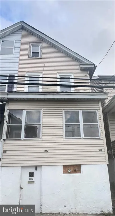302 W Kline Avenue, Lansford, PA MLS: PACC2005558