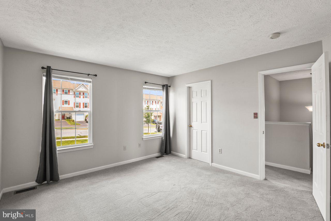 COUNTRY RIDGE - Residential