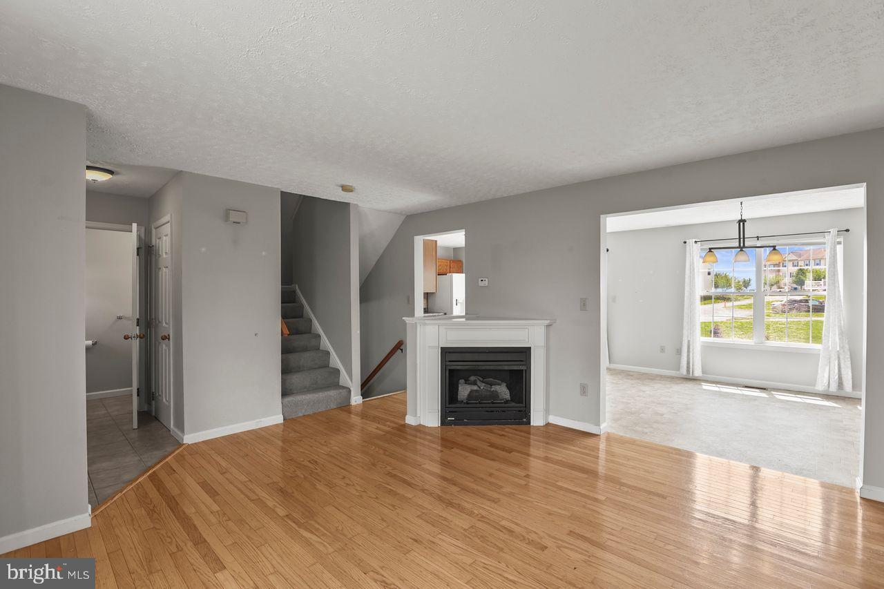 COUNTRY RIDGE - Residential